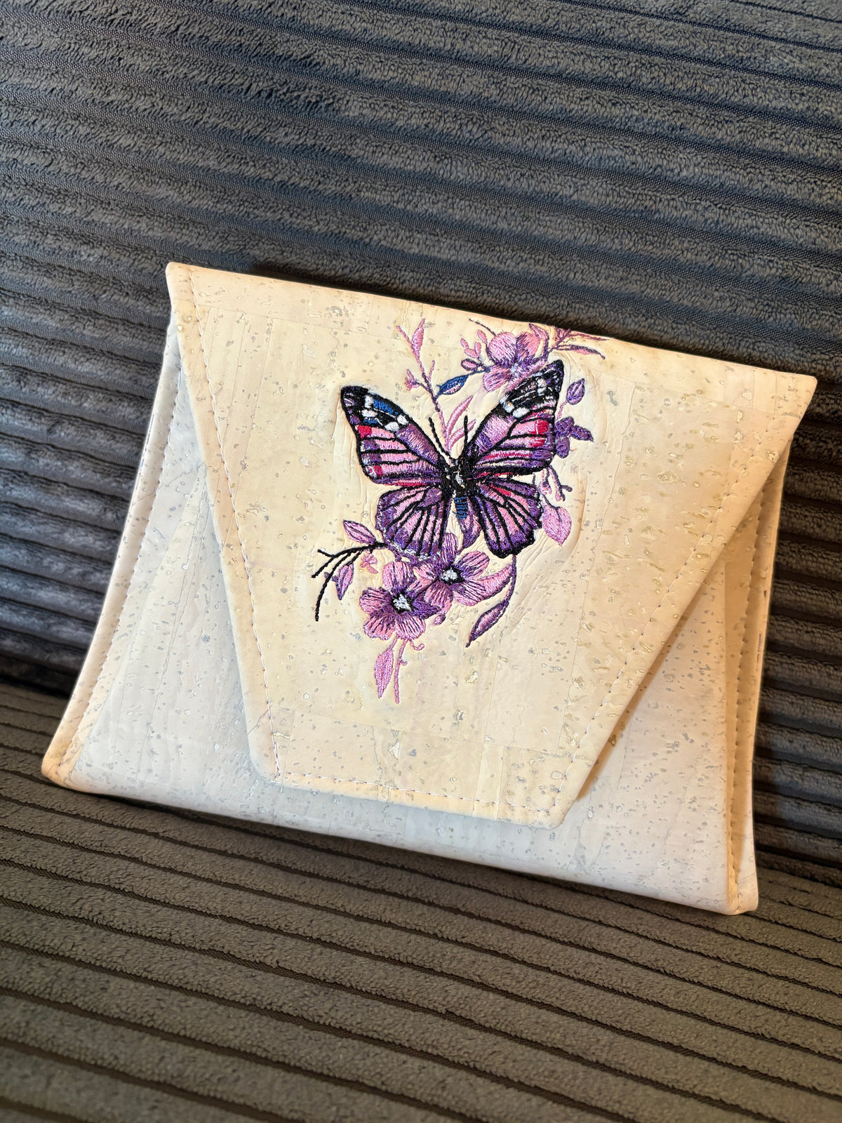 Pochette AELINA et son Papillon - Edition spéciale OCTOBRE ROSE