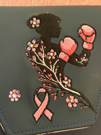 Pochette AELINA - "La combattante" – Collection Octobre Rose